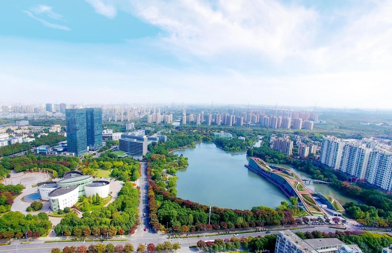 Crowne Plaza Shanghai Xiayang Lake, an IHG Hotel Qingpu Bagian luar foto