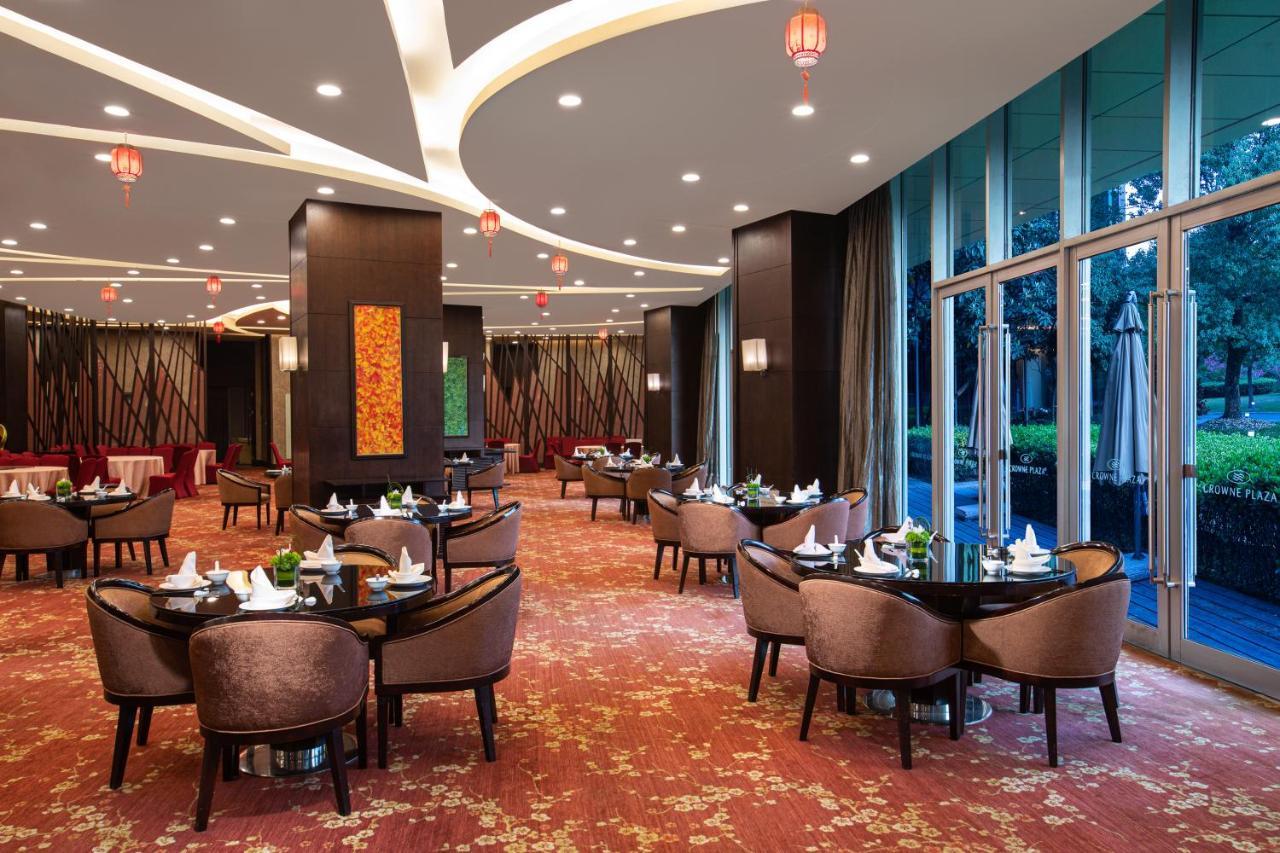 Crowne Plaza Shanghai Xiayang Lake, an IHG Hotel Qingpu Bagian luar foto