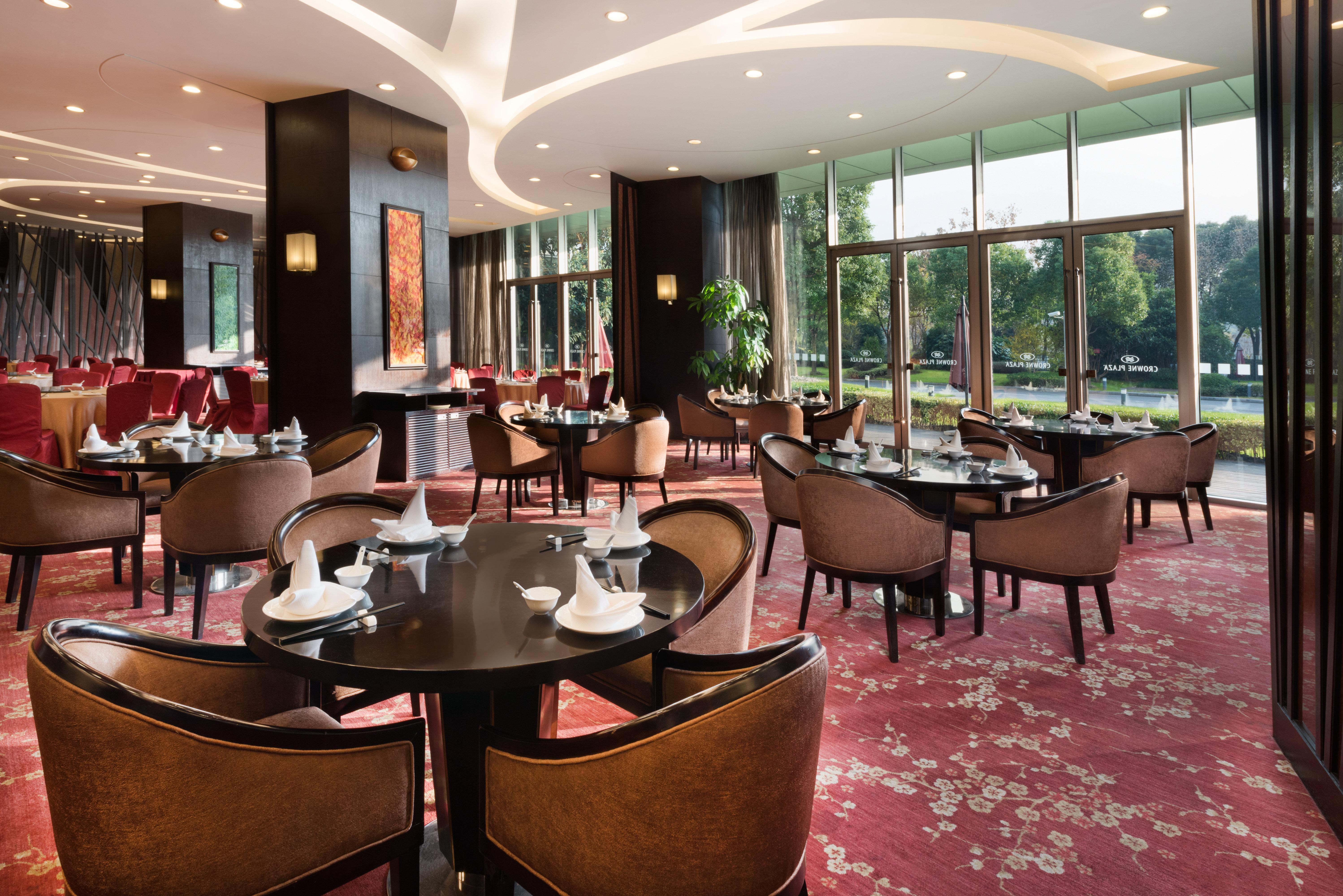 Crowne Plaza Shanghai Xiayang Lake, an IHG Hotel Qingpu Bagian luar foto