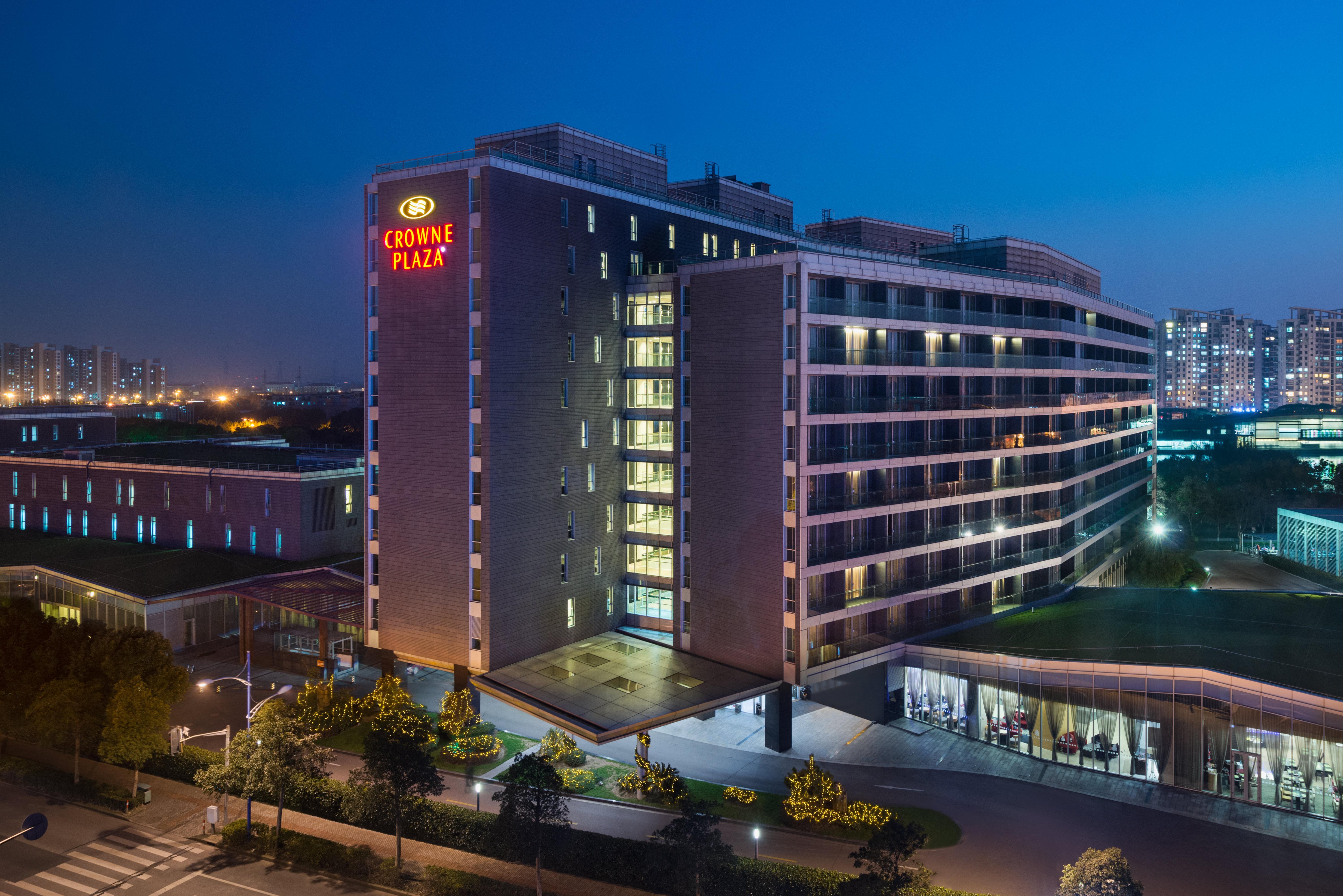Crowne Plaza Shanghai Xiayang Lake, an IHG Hotel Qingpu Bagian luar foto