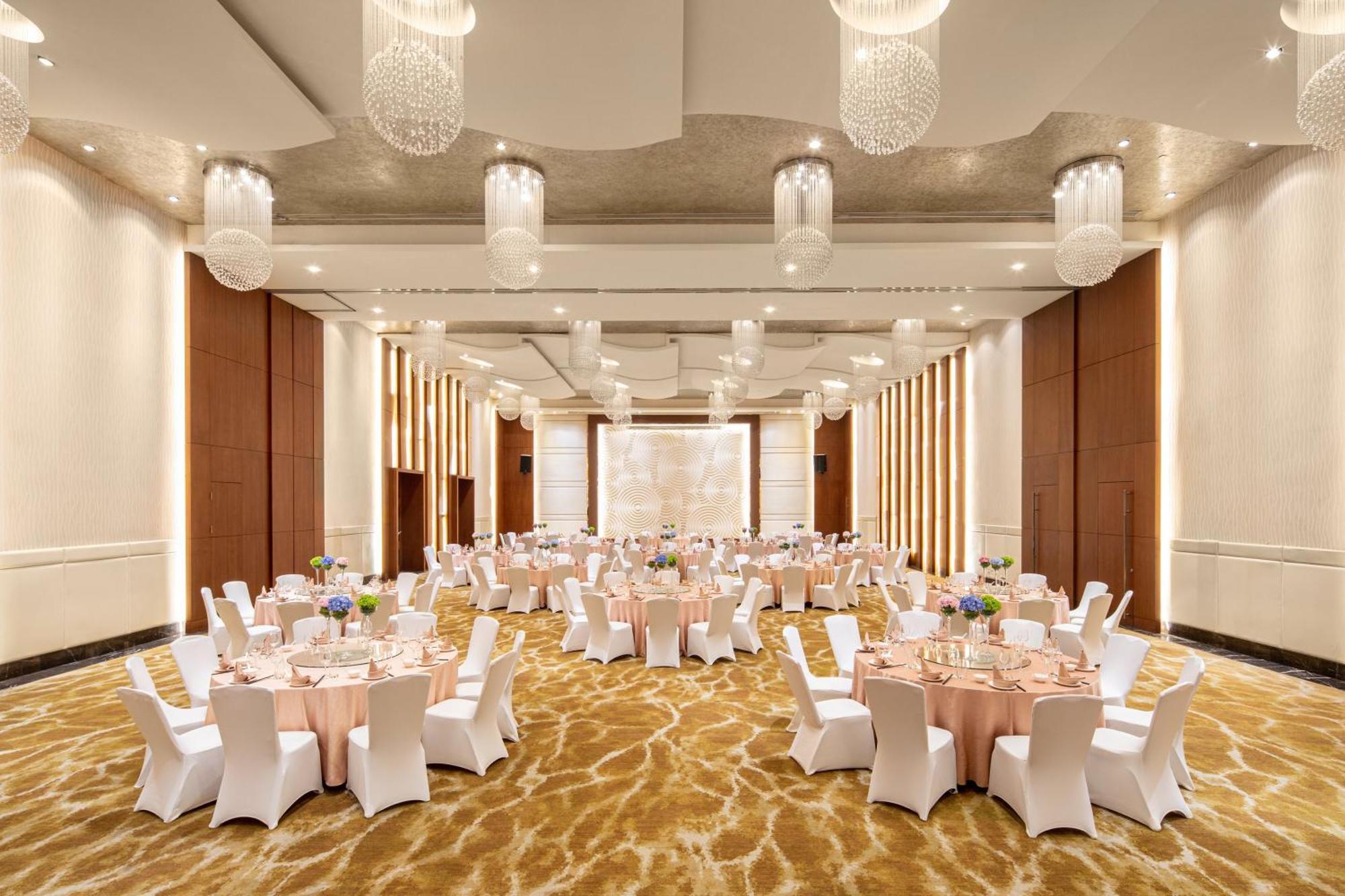 Crowne Plaza Shanghai Xiayang Lake, an IHG Hotel Qingpu Bagian luar foto
